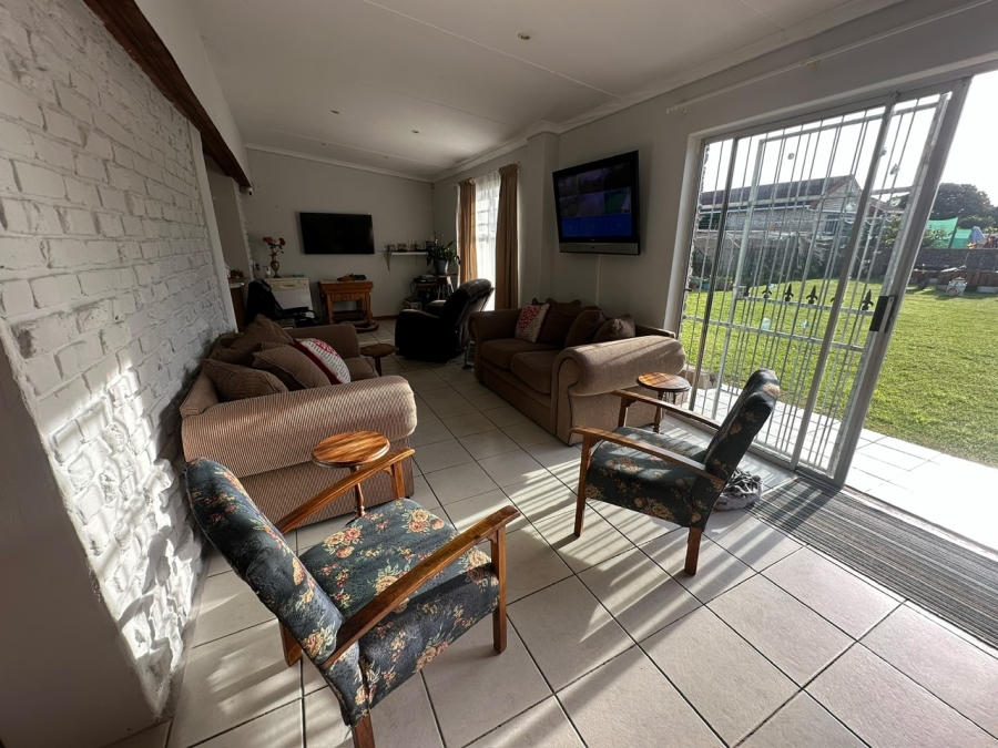 3 Bedroom Property for Sale in Wavecrest Eastern Cape